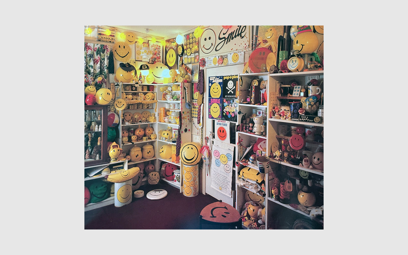 WEIRD ROOMS