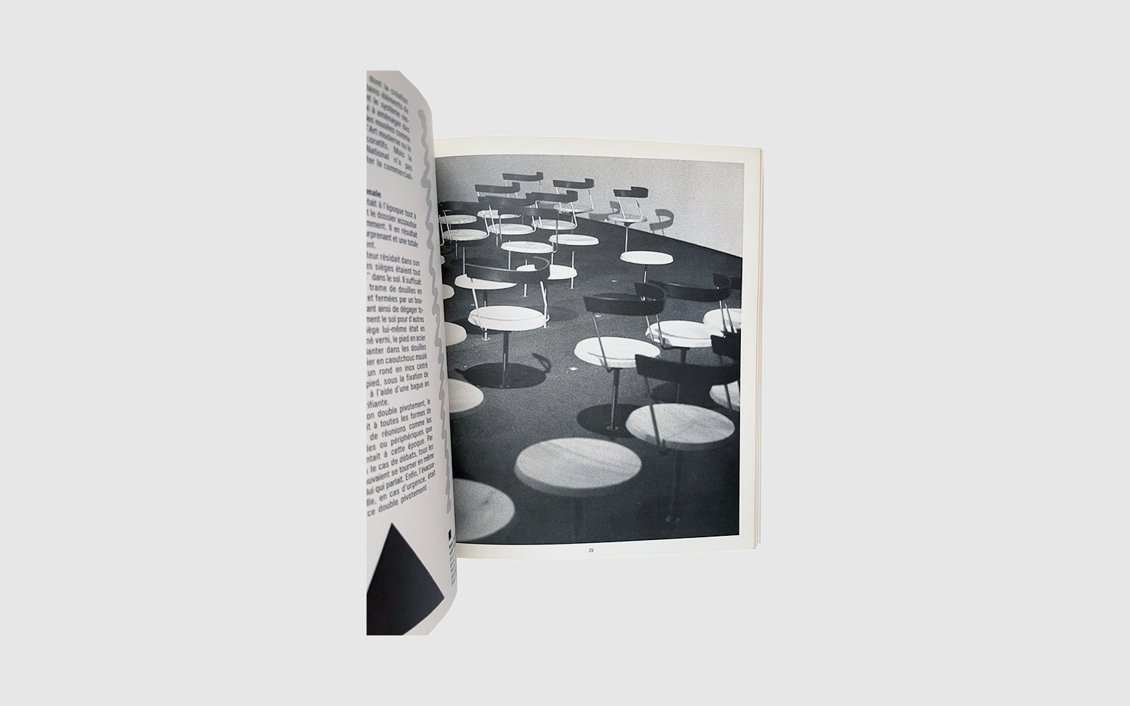 FAW, product: Mobilier National 20 ans de création (Fig. 2)