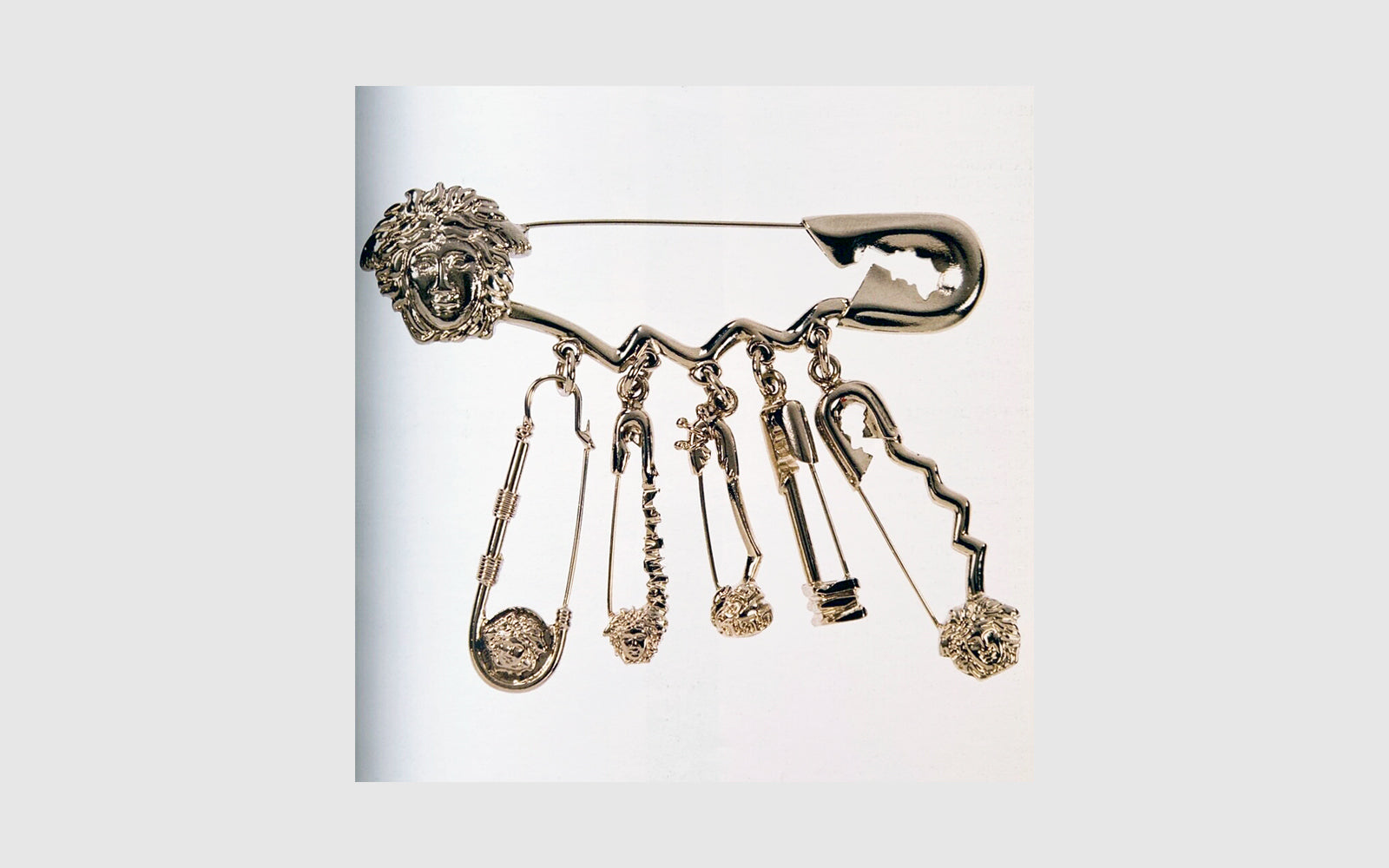 FAW, product: VERSACE S/S 1994 (Fig. 6)