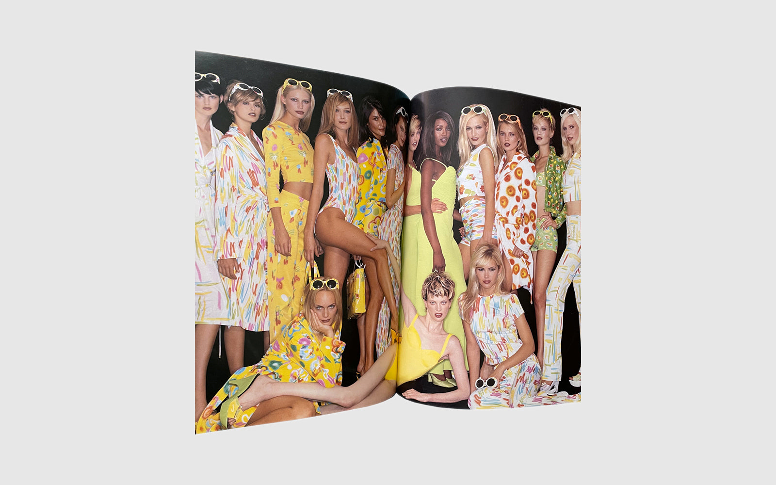 FAW, product: VERSACE S/S 1996 (Fig. 3)